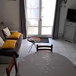 Maison Familiale Avec Terrasse Pres De La - Fr-1-323-484 * Сен-Жан-де-Мон