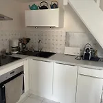 Maison Familiale Avec Terrasse Pres De La - Fr-1-323-484 *