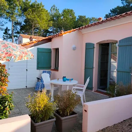 Hébergement de vacances Maison Familiale Avec Terrasse Près De La - Fr-1-323-484 *