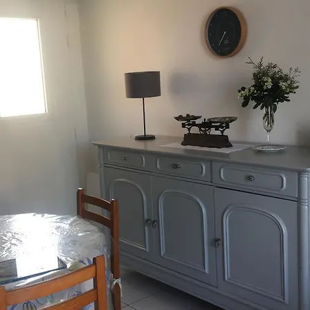 Hébergement de vacances Maison Familiale Avec Terrasse Près De La - Fr-1-323-484 *