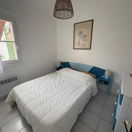 Hébergement de vacances Maison Familiale Avec Terrasse Près De La - Fr-1-323-484