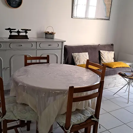 Maison Familiale Avec Terrasse Près De La - Fr-1-323-484 Saint-Jean-de-Monts