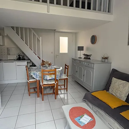 Maison Familiale Avec Terrasse Près De La - Fr-1-323-484 Hébergement de vacances Saint-Jean-de-Monts