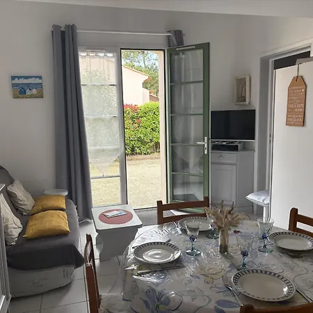 Hébergement de vacances Maison Familiale Avec Terrasse Près De La - Fr-1-323-484 Saint-Jean-de-Monts